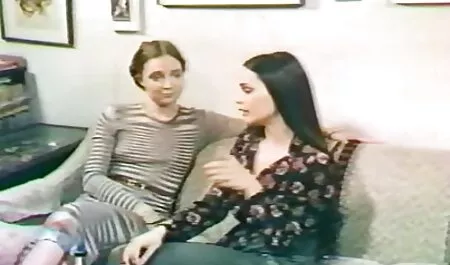 Madre con film amatoriali sexy i capelli blu prende e il perizoma signora bagnato crack