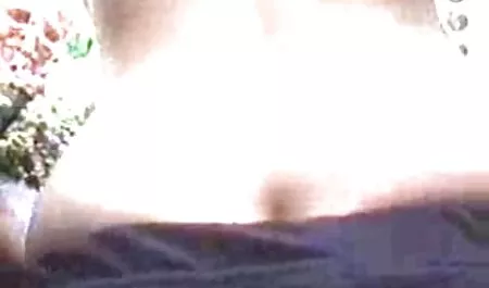 Donna bionda in calze ha preso il sesso con tre uomini video sex asiatiche