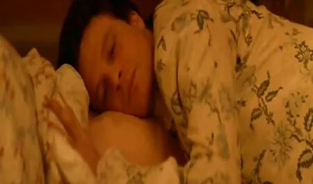 Il barbuto film gratis sexi ragazzo fa un massaggio Brune sottile e mette il cazzo sul suo viso