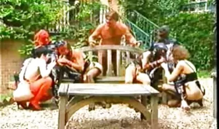 Donna nera in lattice nero fritto con video sex italiani amatoriali un ragazzo bianco nella Figa