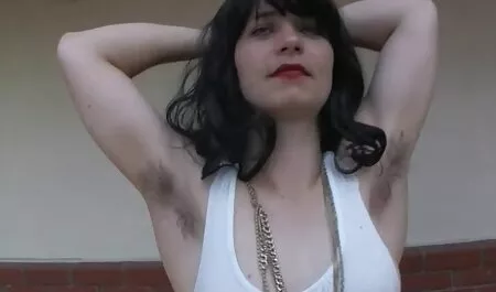 Mamka con gli stivali lecca Peni satellite e li prende nella Vagina alternativamente film porno con nadia mori