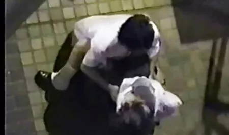 Le ragazze ci hanno videi sex gratis baciato appassionatamente e hanno preso parte alla posizione 69 Facesitting in piscina