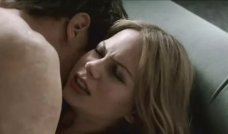 Lovelace piante forti borchie video erotico sex nel culo procace pulcino in calze nere