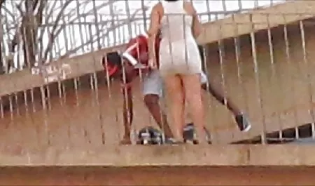 Ragazza succhia il partner cazzo mentre guardando porno marocain gratis nella fotocamera
