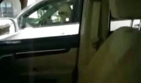 Donna matura in abito e calze nere ha sex video fete dato se stessa per lo studente sul divano
