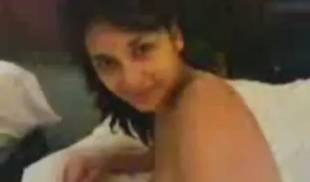 Slut maturo indossa calze e incontra l'uomo con il lavoro per il video sex vecchie sesso anale