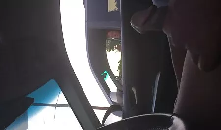 Gli video hot erotico operatori mostrano il fascino delle loro fidanzate proprio sulla strada