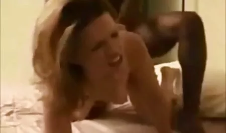 Blondie profondità caut filme sexi in micio scopa dopo pompino