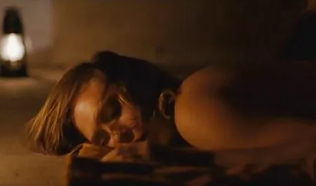 Big-Eyed bionda video sex gratis amatoriale cornea prende sulla guancia
