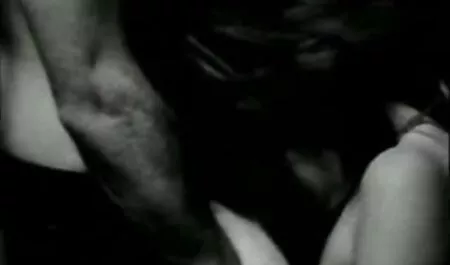 Procace film gratis xnxx bionda sulla macchina fotografica succhia e scopa duro