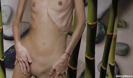 Il filmini amatoriali sex ragazzo ha sviluppato figa кареглазой bruna con Piercing sopra la preda, e poi scopata