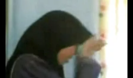 Ragazza con figa pelosa con un ragazzo filmini amatoriali sex sul letto