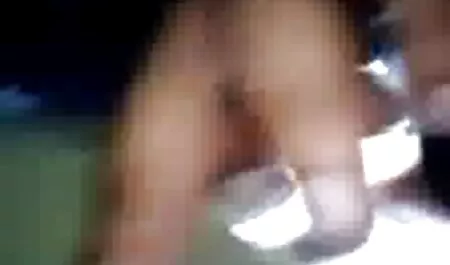 Bionda con gli occhiali scopa con un uomo sul divano di porno film gratis hd pelle
