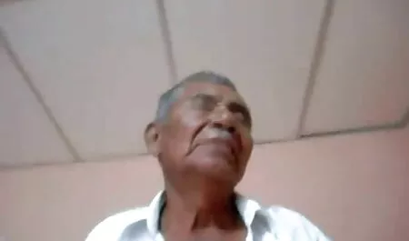 Giovane bionda ha preso un pompino profondo Calvo cavalier in futai filmat ascuns cucina