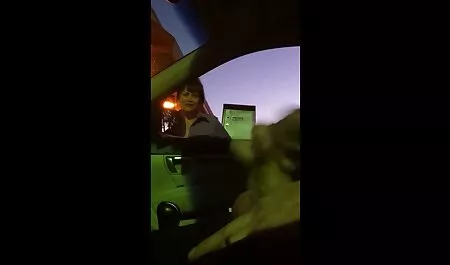 Ragazzi cazzo e dare in bocca a un tavolo grase care se fut bine di due amiche mentre nelle vicinanze altre coppie cazzo
