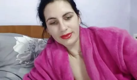 Cavaliere Kuni rende la bionda mamma nei panni e бпилит filmato sexi nella sua Vagina