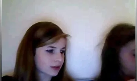 Bella bionda con seni video sexi gratuiti al silicone duro uomo violentata