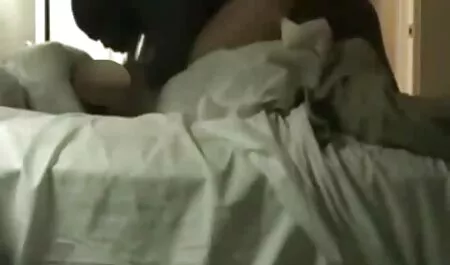 Buddy viene a visitare e piante riser fisso in Rotiki Vagina e quattro amanti xxx massaggi