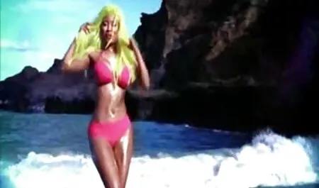 Ragazza appassionata mette caut filme sexi in scena una corsa di cavalli selvaggi con un amico