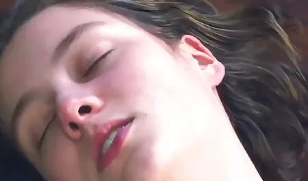Tizio non in vena di sesso caut filme sexi e si masturba punto e манду donna in calze con dildo