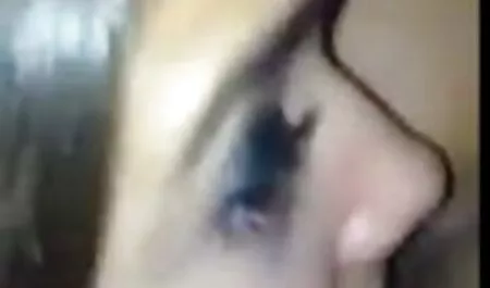 Negro figa scopata ginnasti in varie pose sul video sexx gratis letto