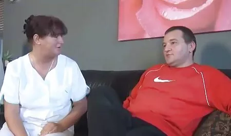 Slim мамзель Kahl donne video sex erano nella foresta